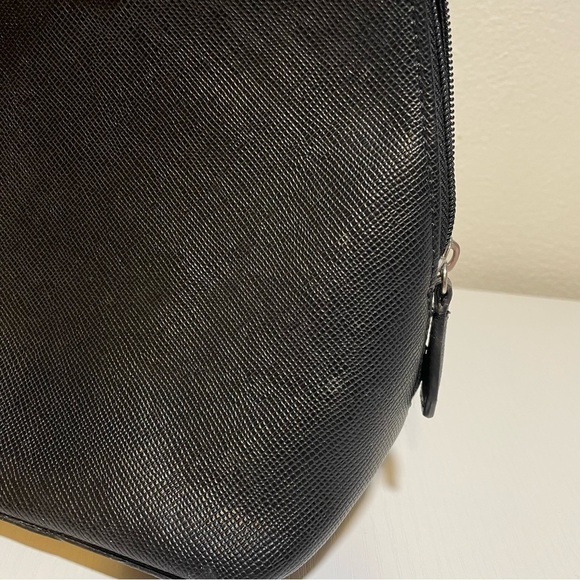Kenneth Cole Reaction Black Zipper Purse - Picture 7 of 9